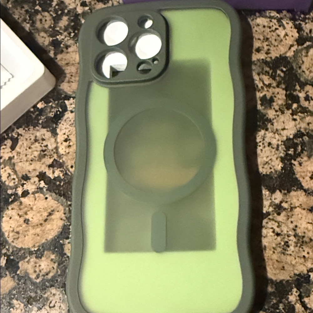 iPhone 16 pro max 6.9 Green Phone Case